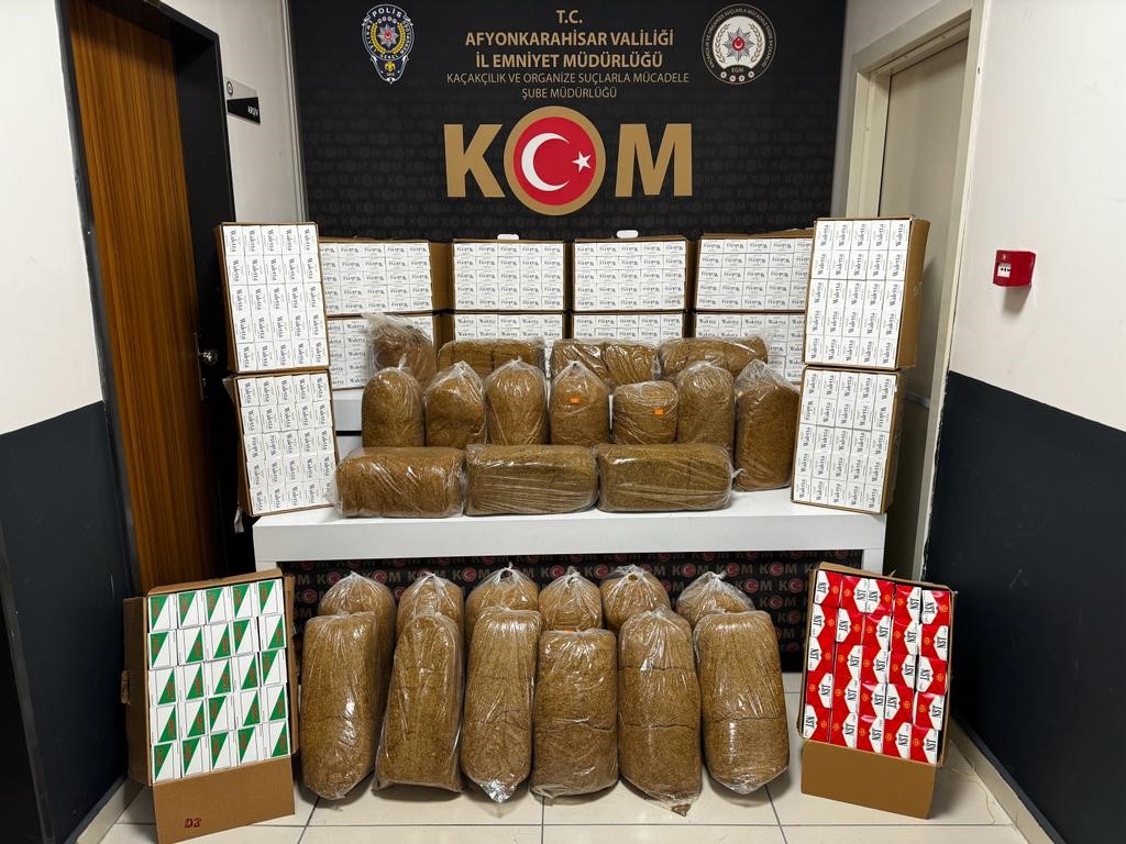 Afyonkarahisar’da polis tarafından gerçekleştirilen operasyonda 140 bin adet boş makaron