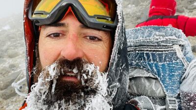 Eksi 33 dereceye rağmen Ağrı Dağı’na tırmanan dağcıların yüzleri buz