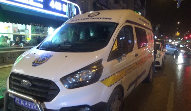 İzmir’in Buca ilçesinde, karısını başka erkeklerle görüştürdüğü iddiasıyla güzellik merkezi