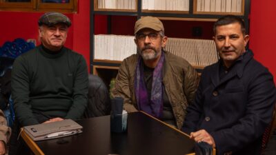 Türkiye’nin ünlü televizyon programı yapımcısı Okan Bayülgen’in kafesi, Kuşadası’nda açıldı.