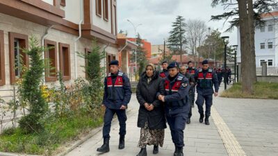 Afyonkarahisar’da aile üyeleri ile oturdukları esnada bir anda yan odaya