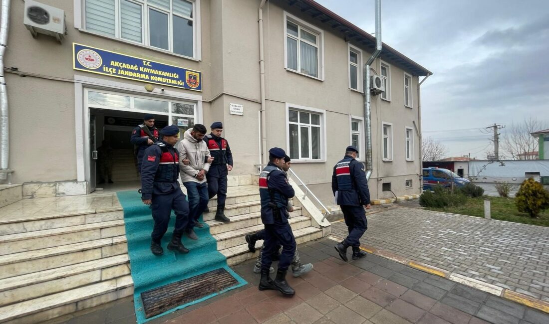 Malatya’nın Akçadağ ilçesinde bir kurumun kablolarını makasla kesip çalmaya çalışan