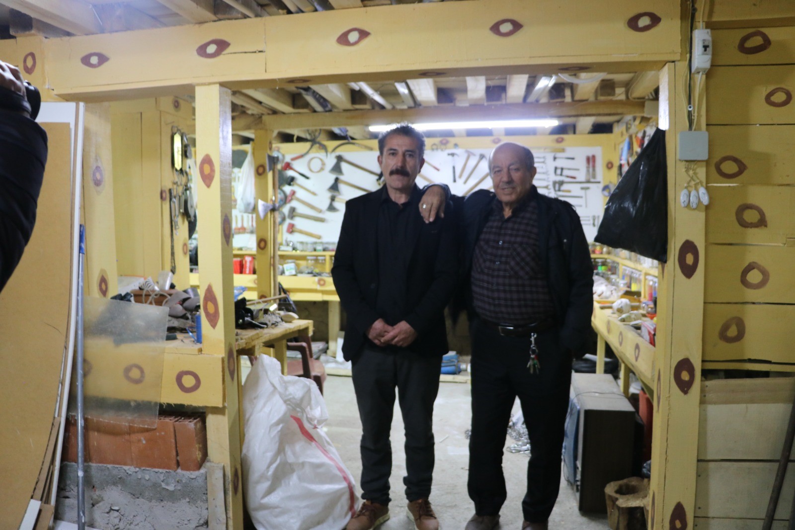 Farklı ülkelerde çalışarak emekli olduktan sonra memleketi Afyonkarahisar’ın Sandıklı ilçesine dönen