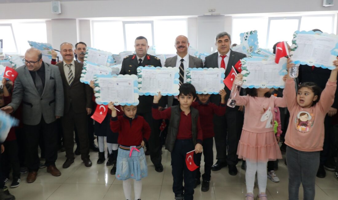 Afyonkarahisar’da bugün dağıtılan karneler ile yaklaşık 148 bin öğrenci ara