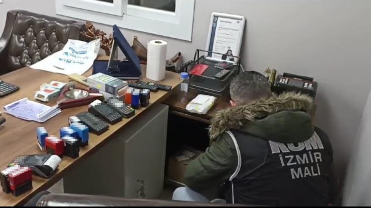 İzmir merkezli 3 ilde gerçekleştirilen naylon fatura operasyonunda, milyarlarca liralık
