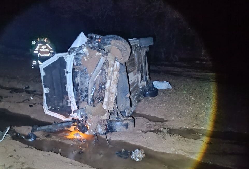 Adıyaman’ın Gölbaşı ilçesinde hafif ticari aracın şarampole devrilmesi sonucu 6