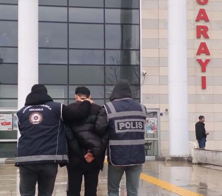 Elazığ’da polis ekiplerince düzenlenen düzensiz göçmen operasyonunda yakalanan 1 kişi