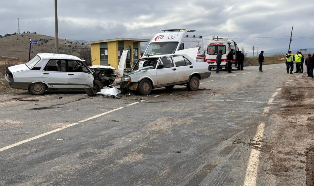 Afyonkarahisar’ın iki farklı ilçesinde meydana gelen kazalarda toplamda 10 kişi