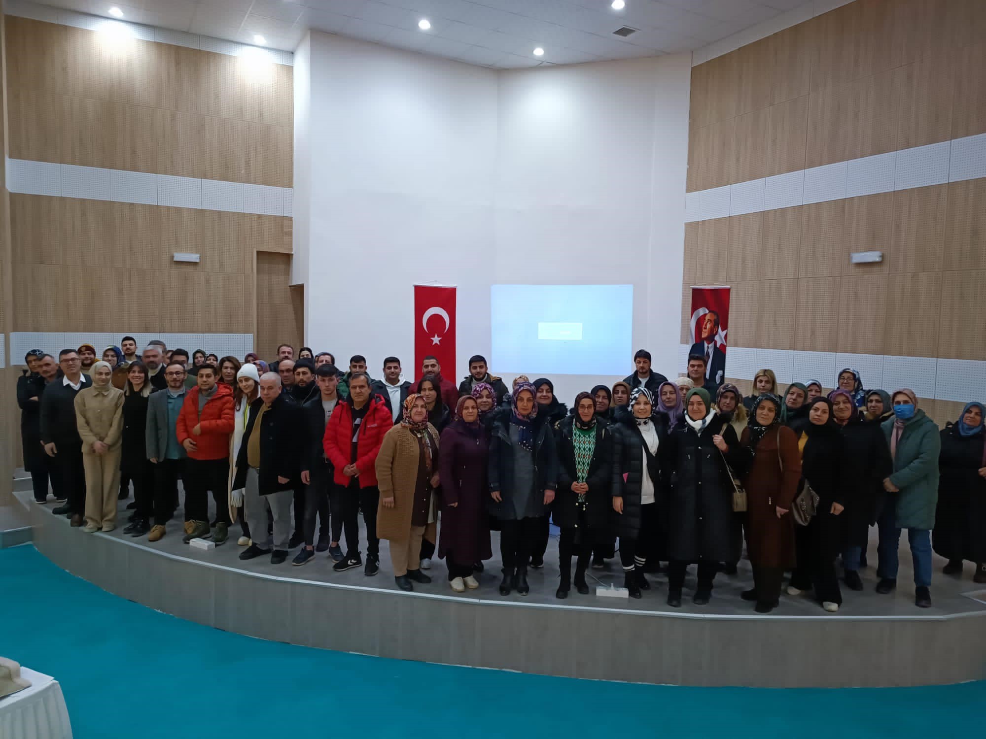 Afyonkarahisar’da okul kantini çalışanlarına yönelik eğitim çalışması yapıldı. Eğitim İl