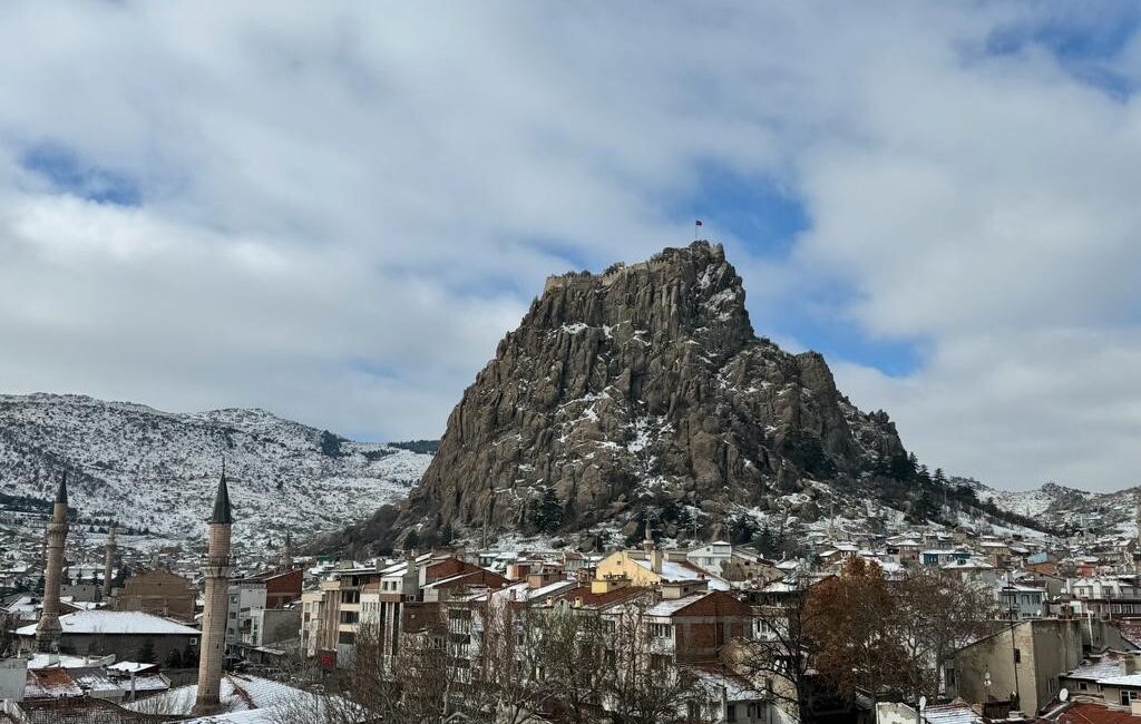 Meteorolojik değerlendirmelere göre, Afyonkarahisar’da bu hafta özellikle geceleri sıcaklıkların eksi derecelerde