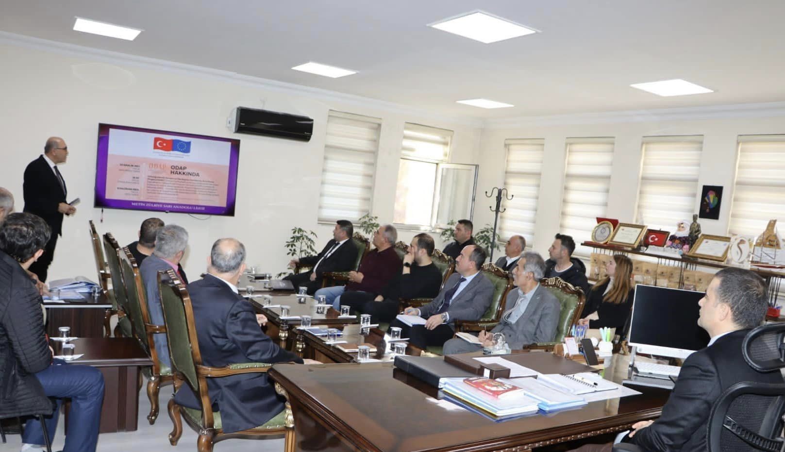 Afyonkarahisar Emirdağ Kaymakamı Osman Bilici, birinci yarıyılda eğitim alanında elde