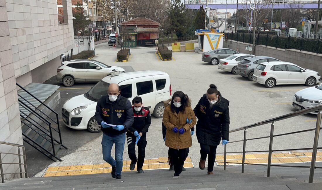 Eskişehir’de halası Naciye Yılmaztürk’ü bıçaklayarak öldürdüğü tespit edilen S.Y. polis