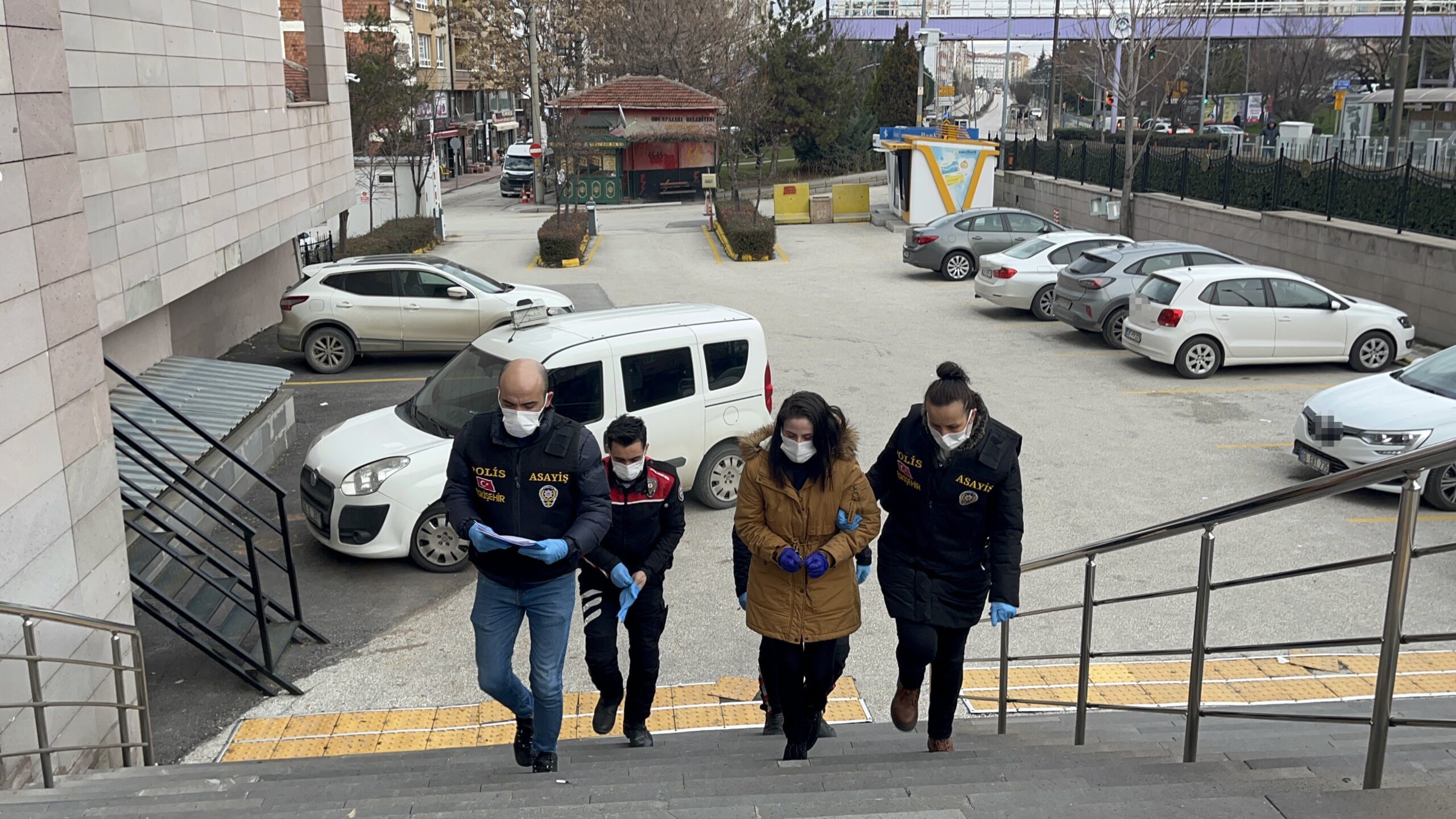 Eskişehir’de halası Naciye Yılmaztürk’ü bıçaklayarak öldürdüğü tespit edilen S.Y. polis