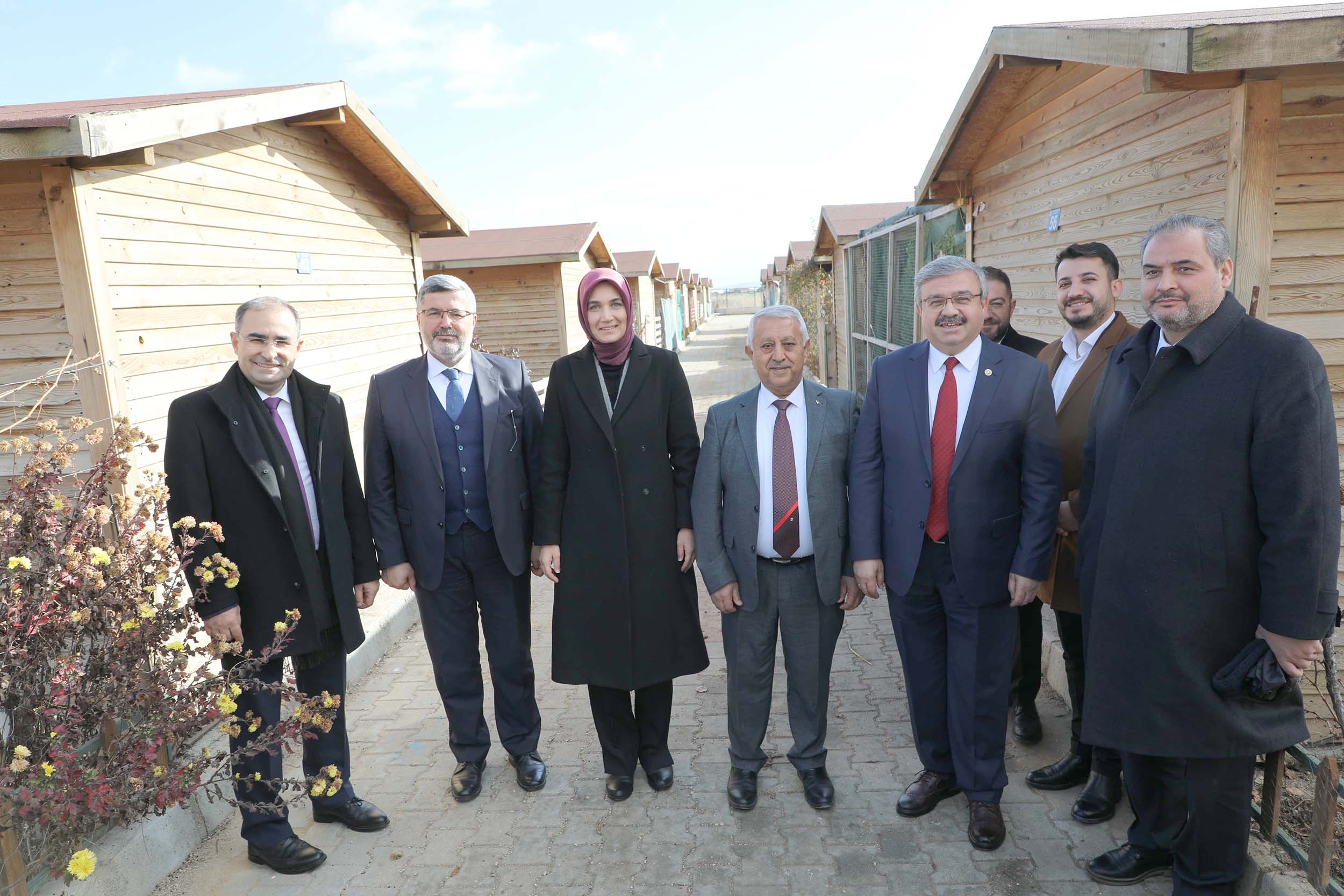 Afyonkarahisar’da 341 adet hobi bahçesinin açılışında konuşan Belediye Başkanı Mehmet