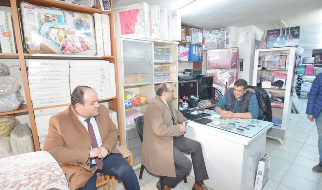 Sandıklı Belediye Başkanı Dr. Mustafa Çöl, vatandaşların zor zamanlarında yanlarında