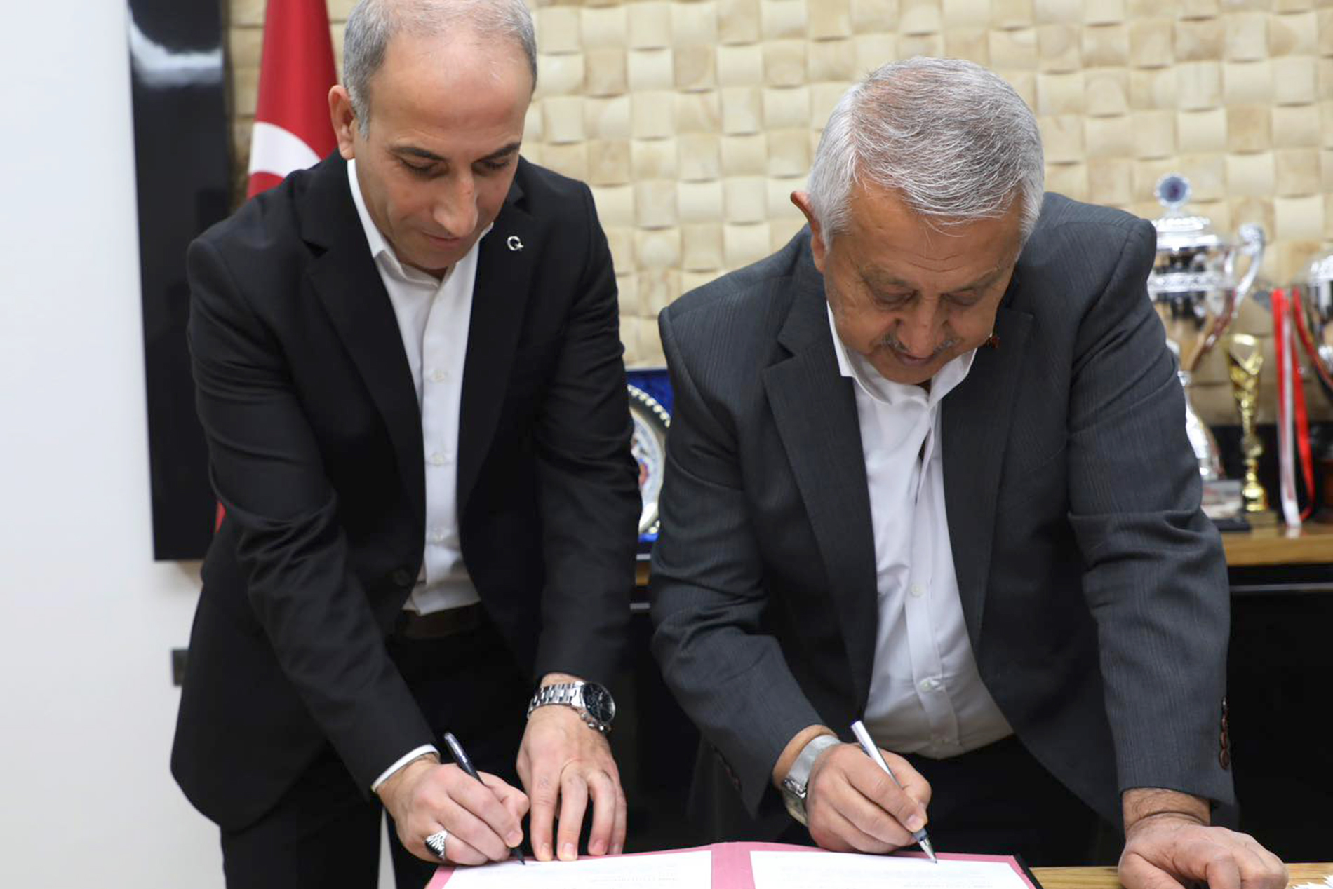 Afyonkarahisar Belediyesi ile Bem-Bir-Sen arasında memurların sosyal ve ekonomik haklarına