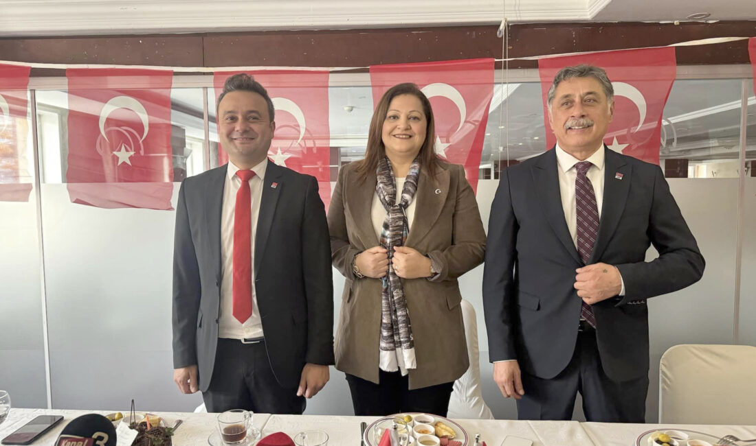 Afyonkarahisar’daki basın mensuplarıyla bir araya gelen CHP Grup Başkanvekili ve