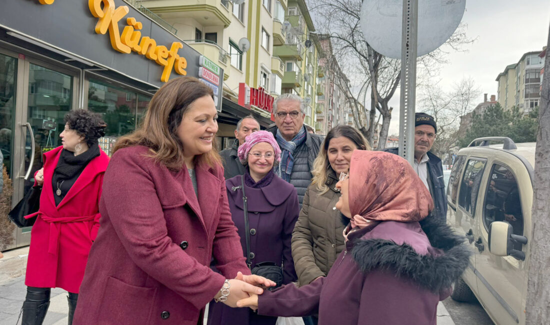Afyonkarahisar’da esnaf ve vatandaşlarla bir araya gelen CHP Grup Başkanvekili