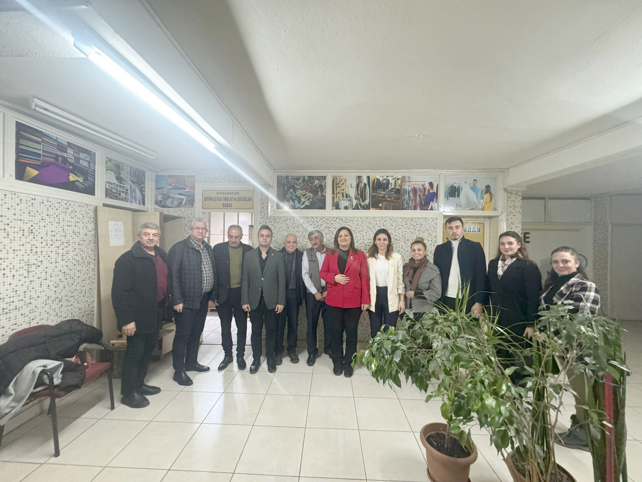 CHP Afyonkarahisar Belediye Başkan Adayı Av. Burcu Köksal, meslek temsilcileri