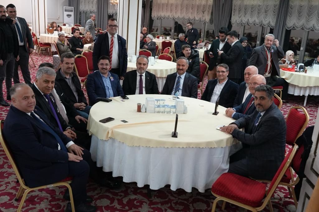 Bursa Afyonkarahisarlılar Yardımlaşma ve Dayanışma Derneği tarafından düzenlenen programda konuşan