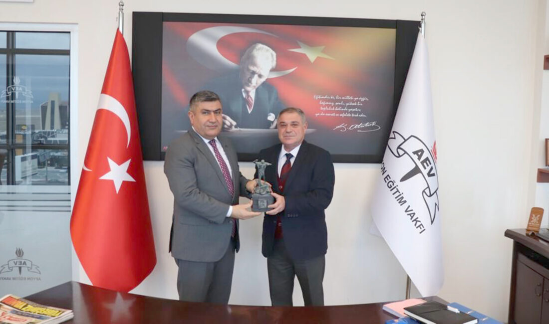 Afyon Eğitim Vakfı Genel Sekreteri Murat Diker’i ziyaret eden İl