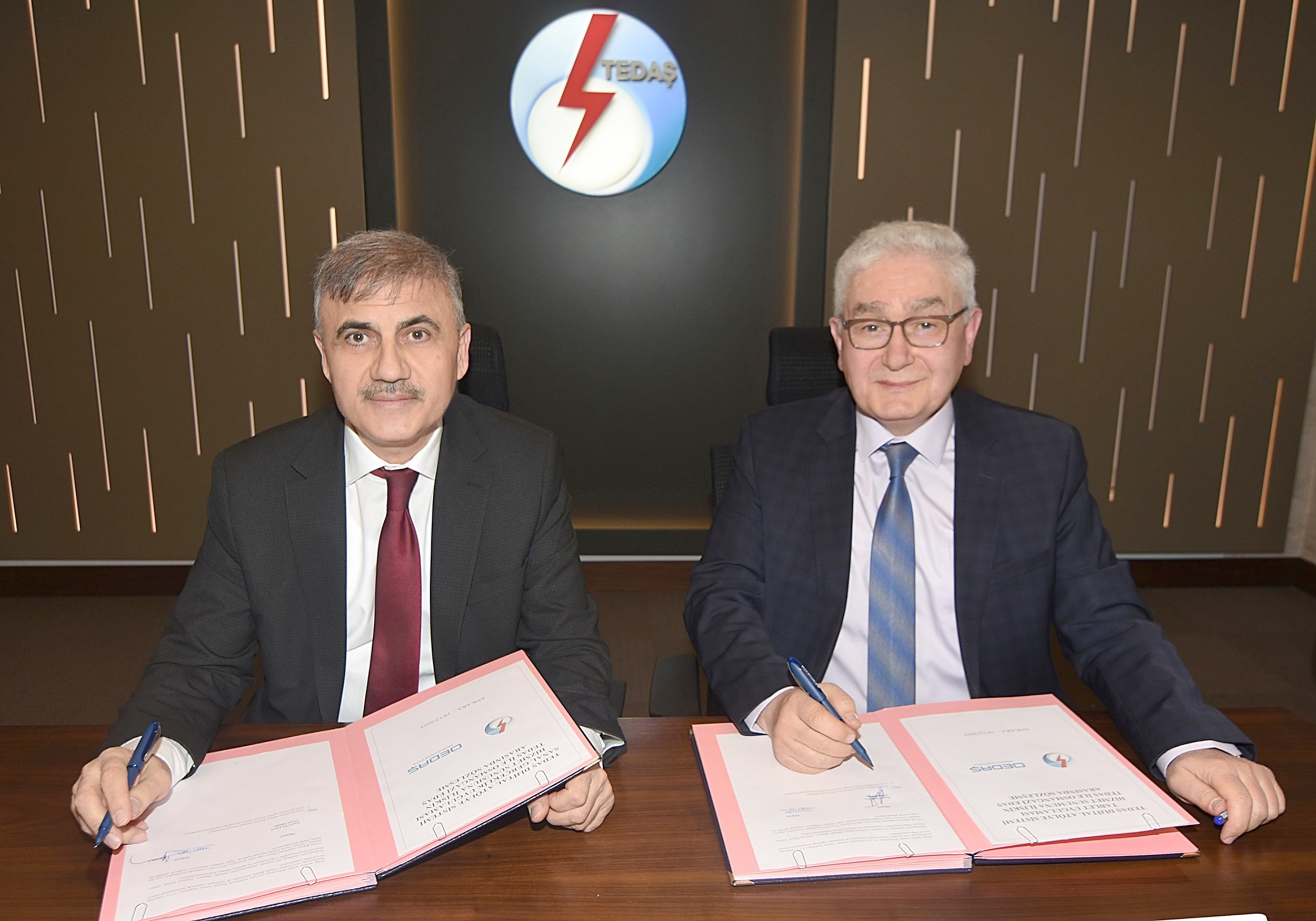 Elektrik dağıtım şirketi OEDAŞ, sektörde verilen eğitimlerin sanal gerçeklik, artırılmış