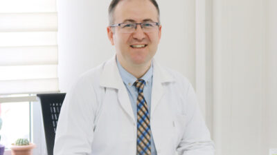 Özel Fuar Hastanesi’nde Fiziksel Tıp ve Rehabilitasyon Uzmanı Doç Dr.