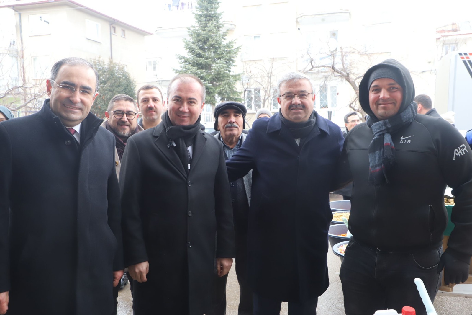 AK Parti Afyonkarahisar Belediye Başkan Adayı Hüseyin Ceylan Uluçay, sabahın