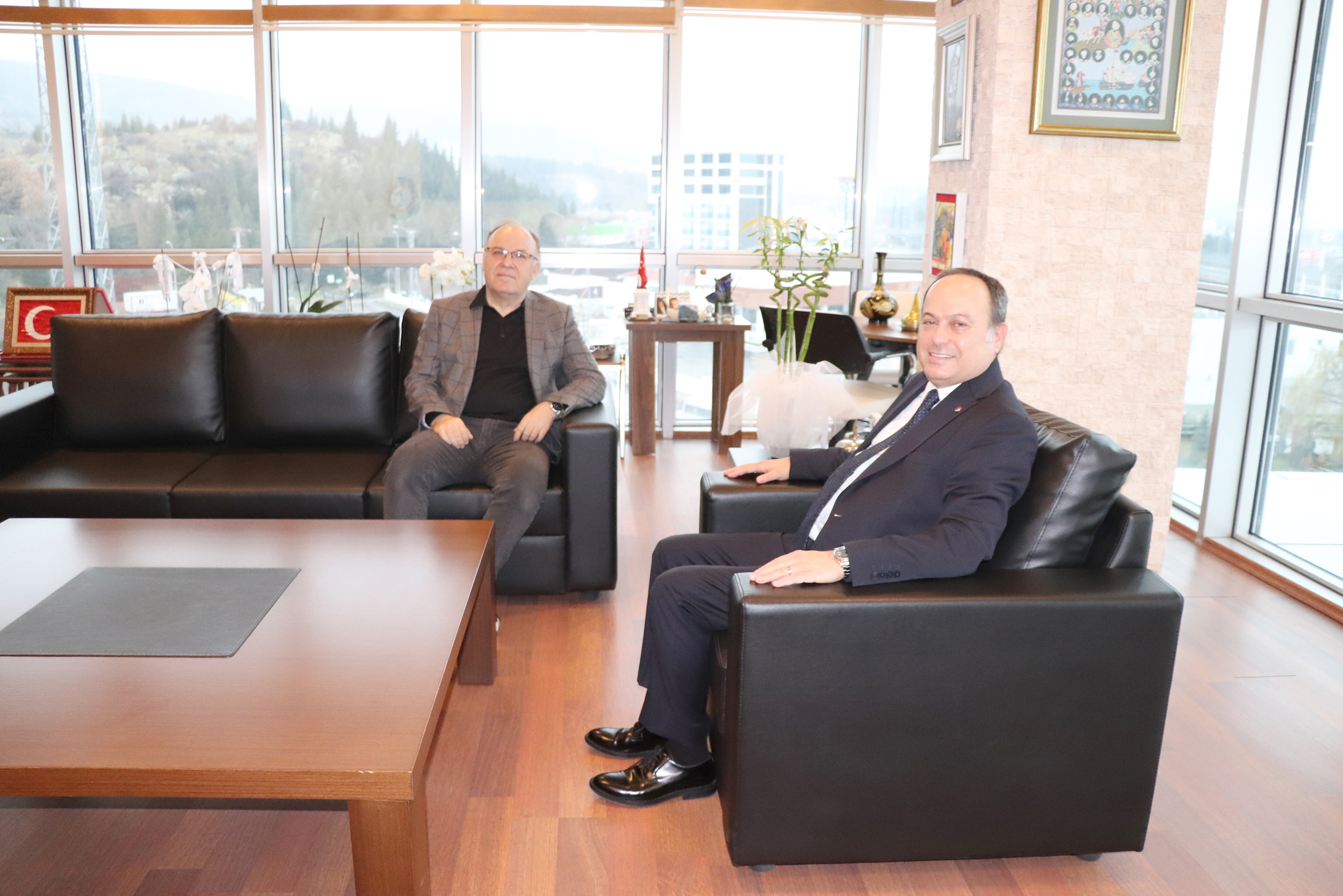 Afyonkarahisar’ın önceki dönem valilerinden Vali Mustafa Tutulmaz, Afyonkarahisar Ticaret ve