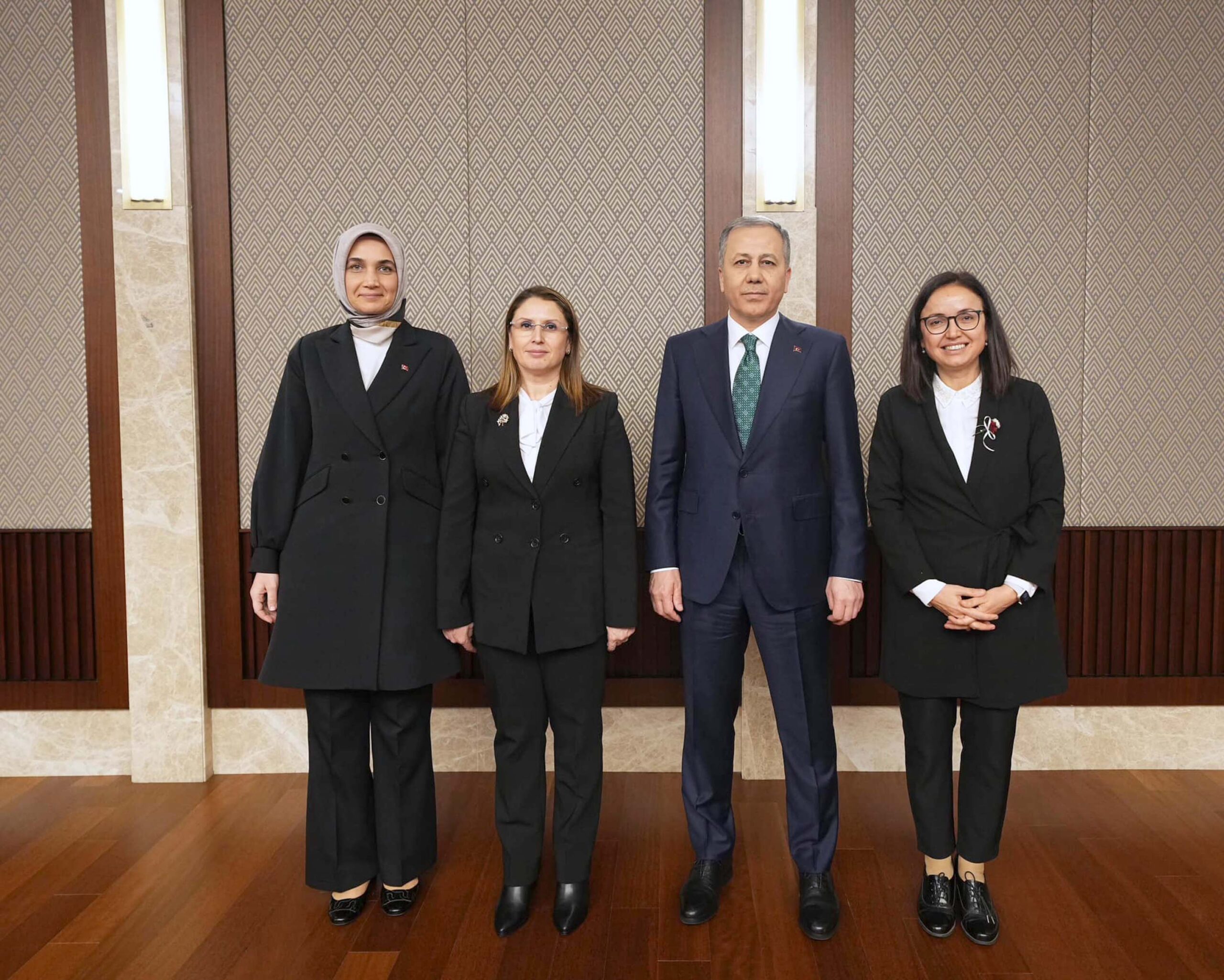 Afyonkarahisar Valisi Kübra Güran Yiğitbaşı, İçişleri Bakanı Ali Yerlikaya ile