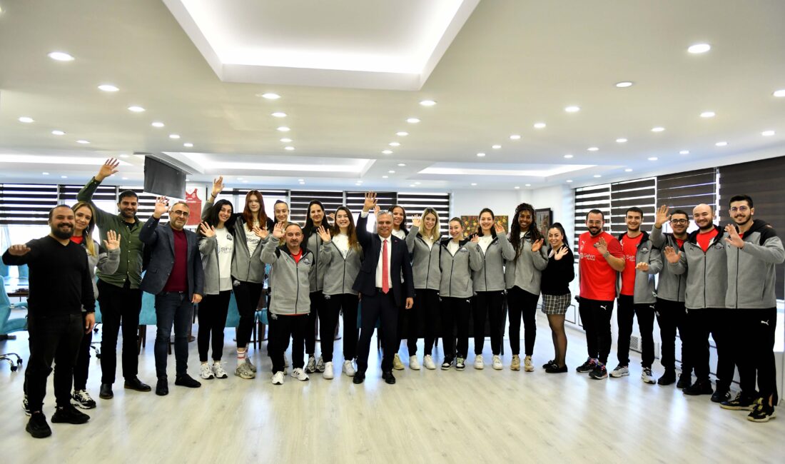 Antalya’yı dünya kadın voleybolunun en iyi liglerinden Sultanlar Ligi’nde temsil