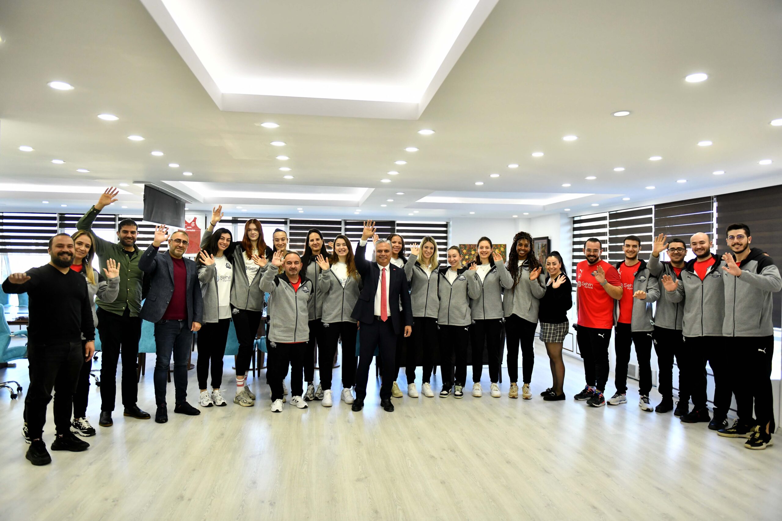Antalya’yı dünya kadın voleybolunun en iyi liglerinden Sultanlar Ligi’nde temsil