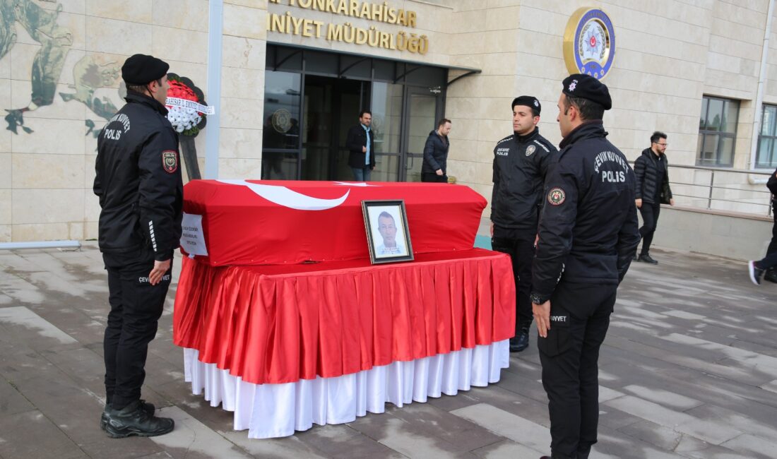 Afyonkarahisar İl Emniyet Müdürlüğü’nde gözyaşları Tuncay Özdemir için aktı. Özel