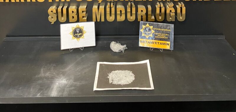 Afyonkarahisar Emniyet Müdürlüğü’ne bağlı Narkotik Suçlarla Mücadele Şube Müdürlüğü ekipleri,
