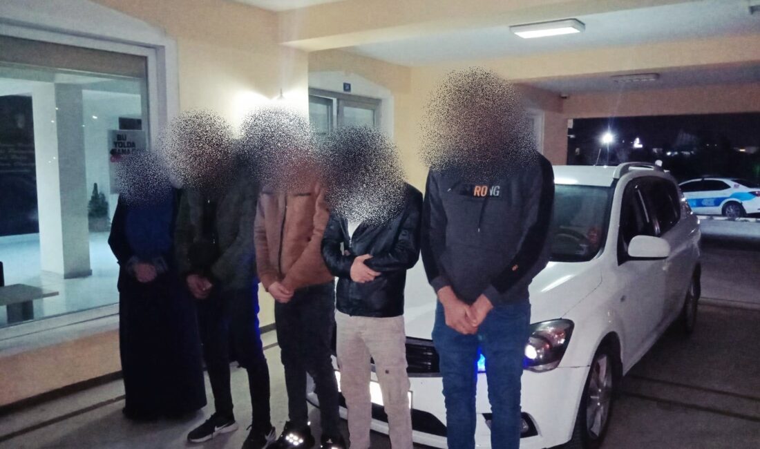 Afyonkarahisar’da emniyet ekipleri, aldıkları istihbarat doğrultusunda durdurdukları bir araçta yaptıkları