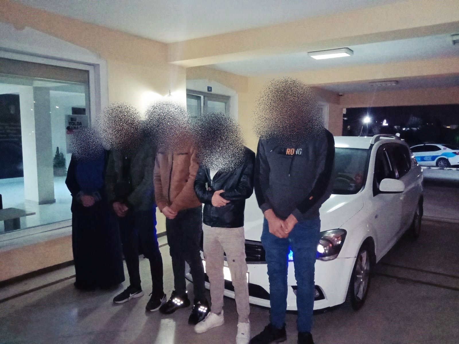 Afyonkarahisar’da emniyet ekipleri, aldıkları istihbarat doğrultusunda durdurdukları bir araçta yaptıkları