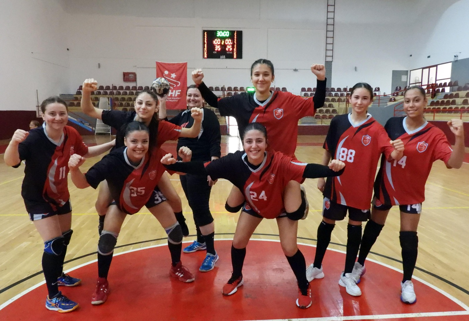 Bu sezon ilk kez lig deneyimi yaşayan Kepez Belediyesi Spor