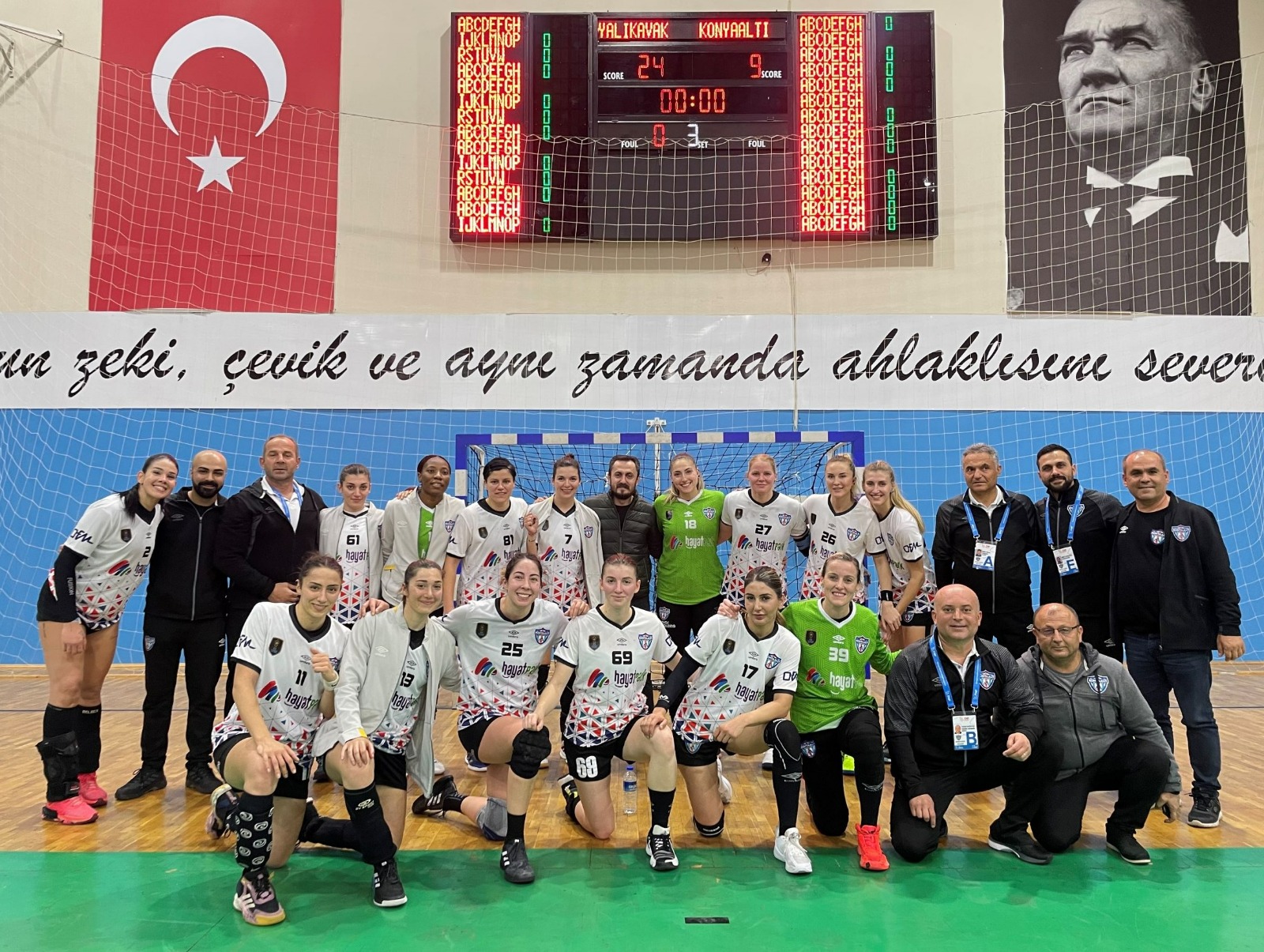Konyaaltı Belediye Spor Kulübü Kadın Hentbol Takımı “Mavi Kelebekler”, deplasmanda