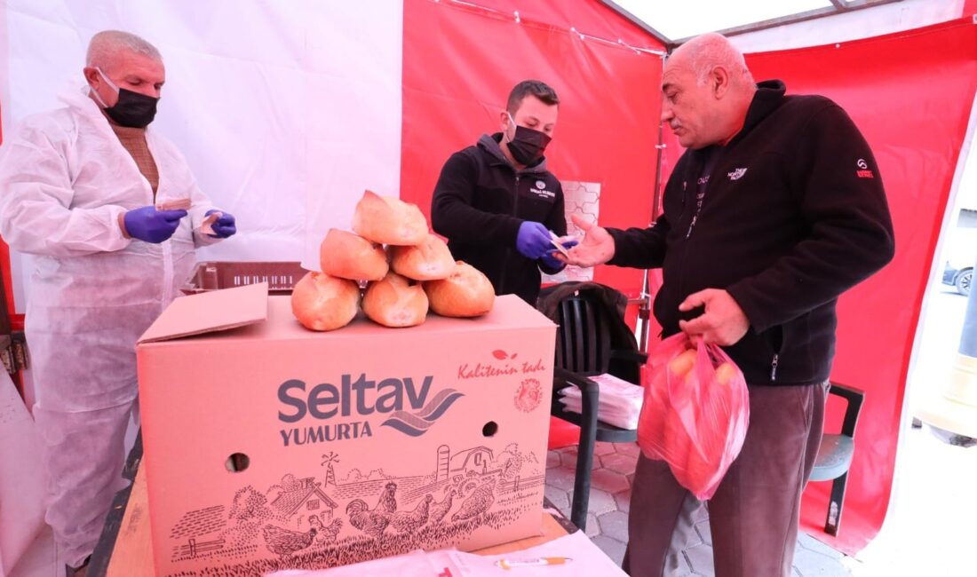 Emirdağ ilçesinde Emirdağ Belediyesi’nin fırınının da hazırlanan ekmekler 5 liradan