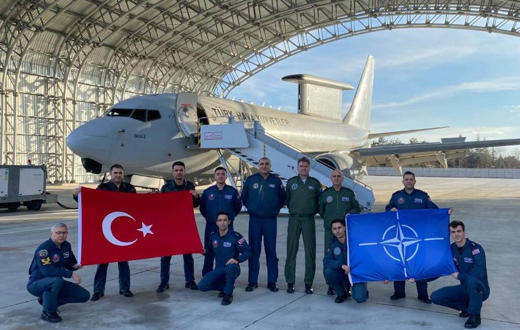 Konya’da konuşlu 3’üncü Ana Jet Üs Komutanlığından havalanan Hava Kuvvetleri