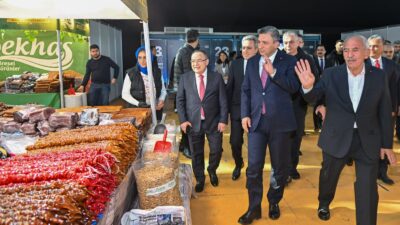 Vali Hulusi Şahin Antalya Erzurumlular Derneği tarafından Cam Piramit Fuar