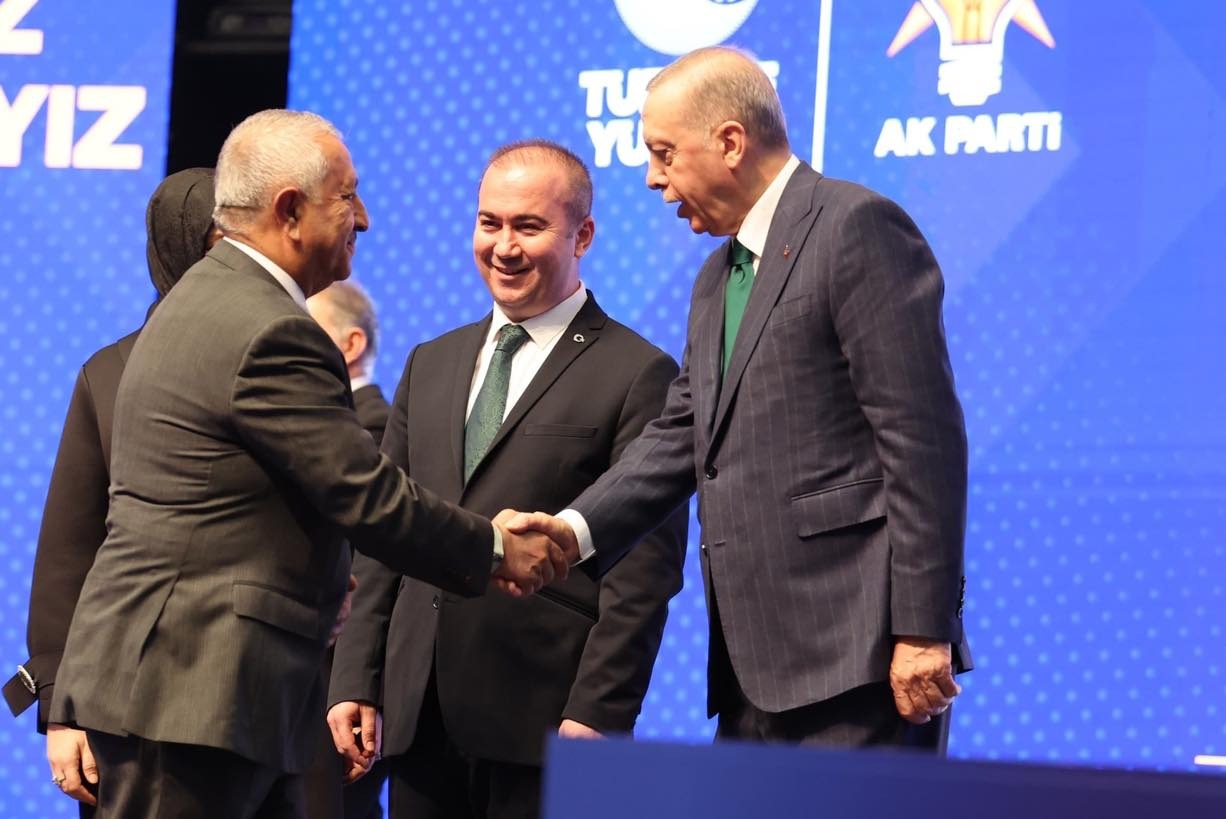 Ankara’da düzenlenen AK Parti Belediye Başkan adayları tanıtım toplantısına katılan