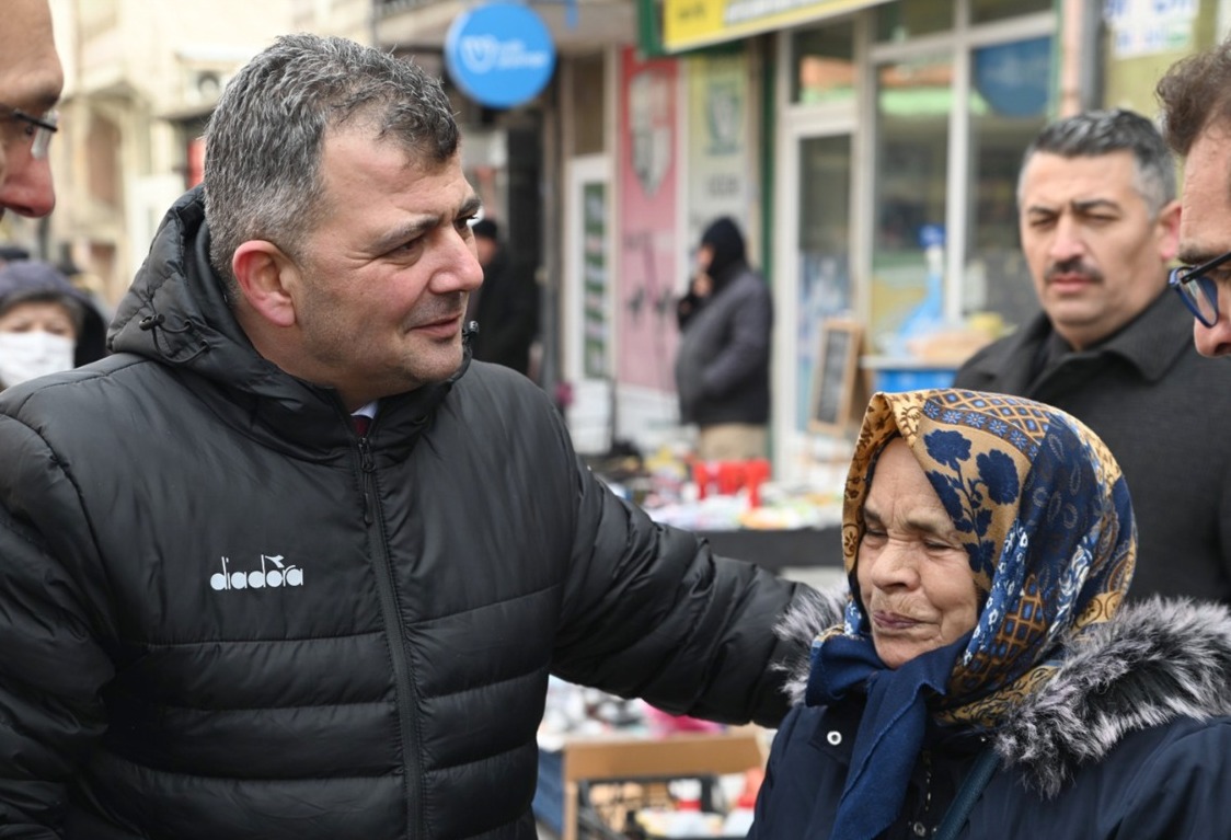 Emirdağlı esnaflarla iç içe olmaya büyük özen gösteren Emirdağ Belediye