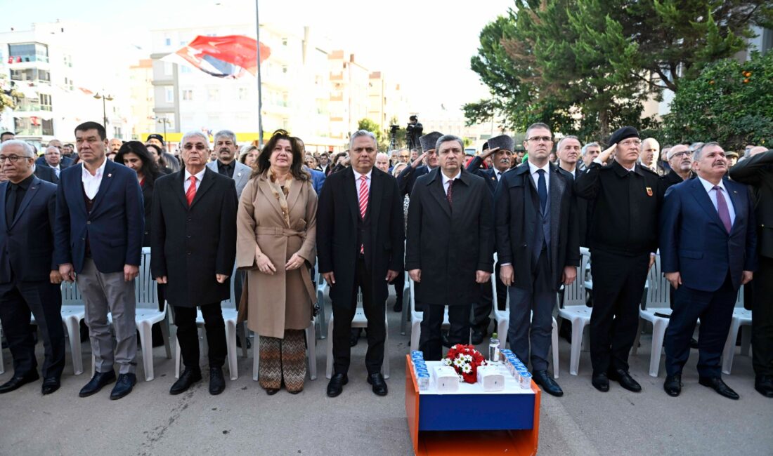 Antalya Muratpaşa Belediye Başkanı Ümit Uysal, uğradığı suikast sonucu hayatını