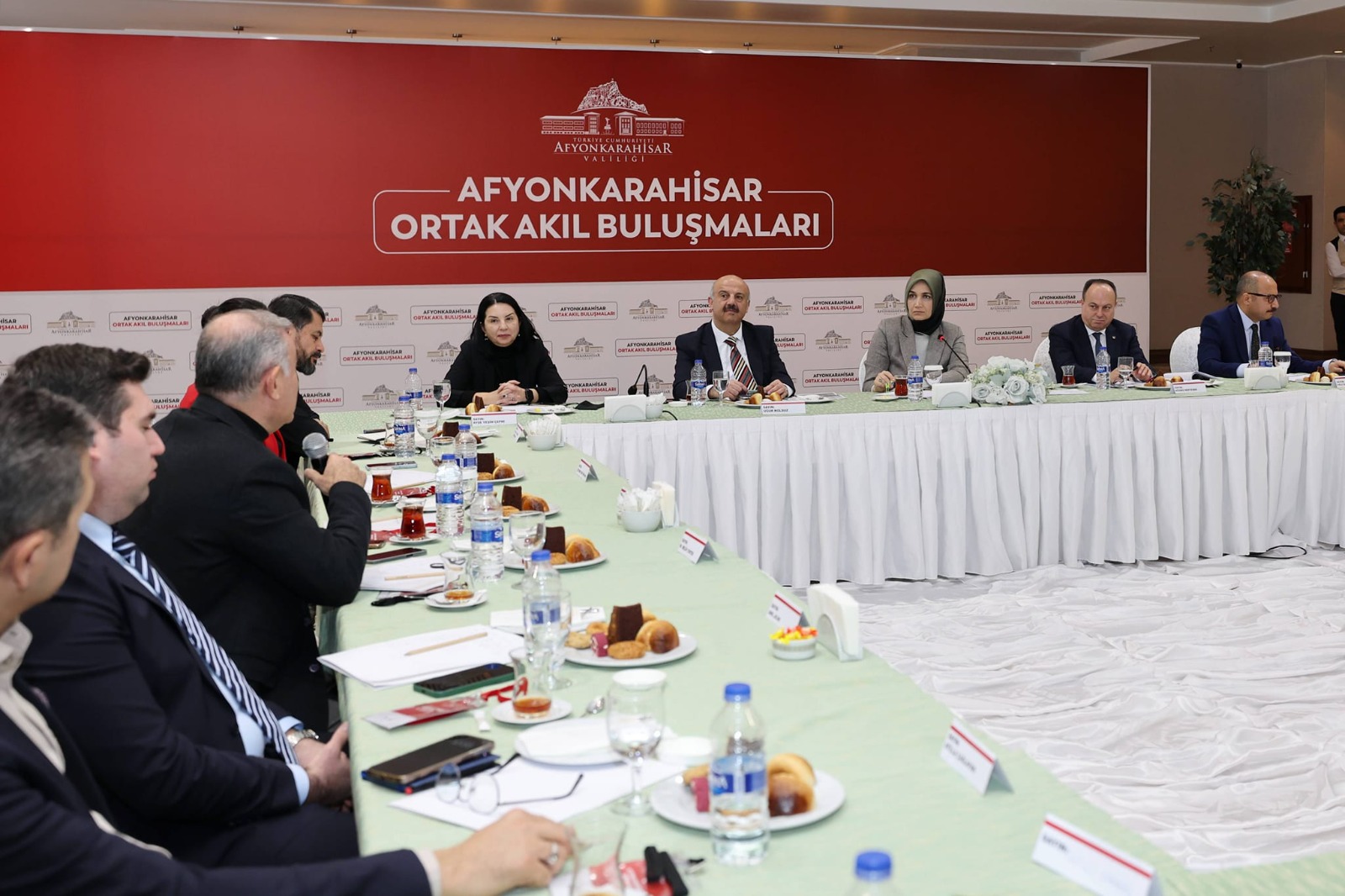 Afyonkarahisar’da Vali Kübra Güran Yiğitbaşı yönetiminde düzenlenen Ortak Akıl Buluşmaları