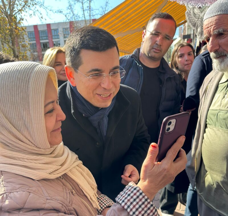 Ak parti Antalya Büyükşehir Belediye Başkanı adayı Hakan Tütüncü, seçim