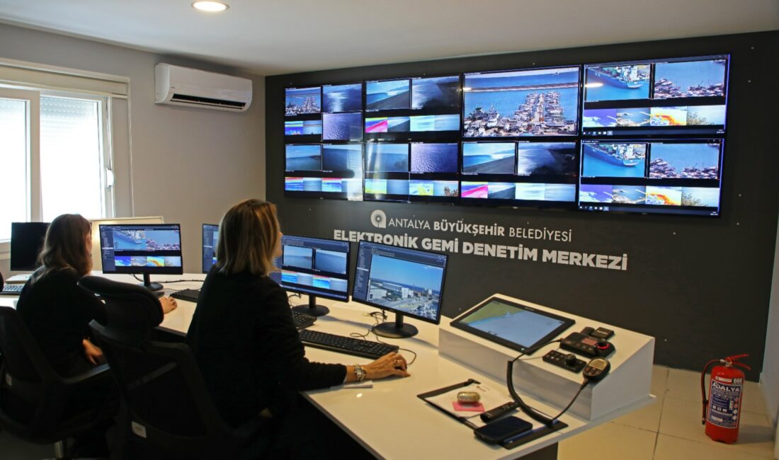 Antalya Büyükşehir Belediyesi tarafından gemilerin neden olduğu kirliliğin önlenmesine yönelik