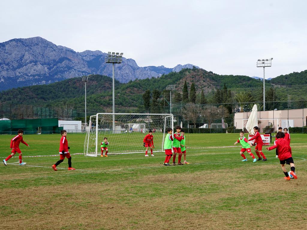 Antalyaspor Futbol Okulu ailesi 2023-2024 eğitim öğretim yılının yarıyıl tatili