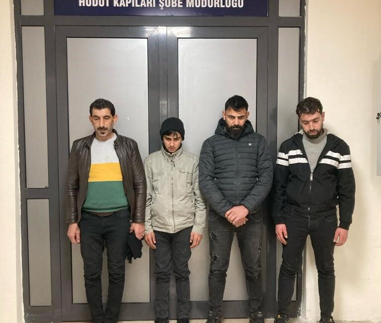 AFYONKARAHİSAR'DA GÖÇMEN KAÇAKÇILIĞI SUÇLAMASIYLA 1 KİŞİ TUTUKLANDI