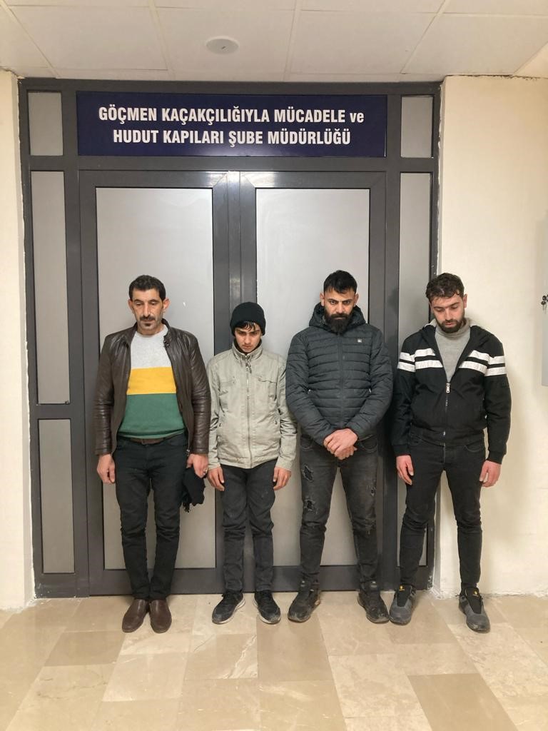 AFYONKARAHİSAR'DA GÖÇMEN KAÇAKÇILIĞI SUÇLAMASIYLA 1 KİŞİ TUTUKLANDI